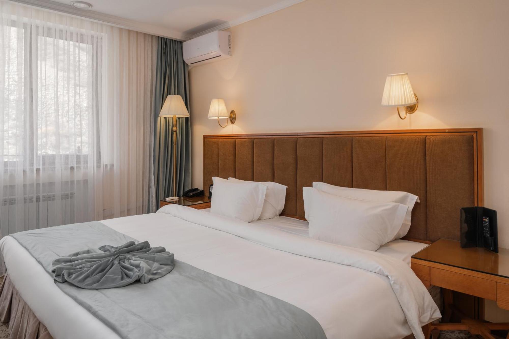 ยันนัต รีสอร์ต Hotel Kara-Bulak ภายนอก รูปภาพ